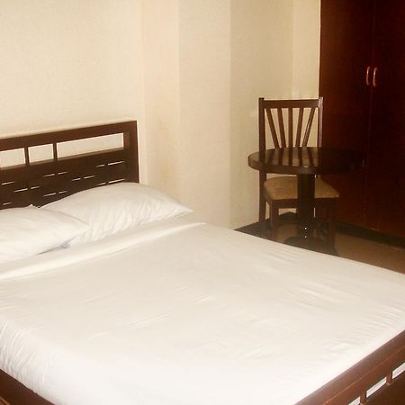 Roxas Midtown Hotel Exterior foto