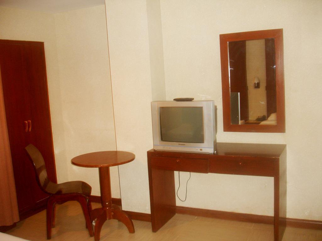Roxas Midtown Hotel Habitación foto