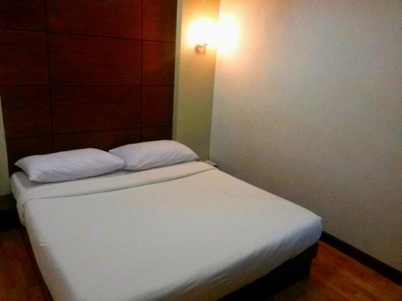 Roxas Midtown Hotel Exterior foto